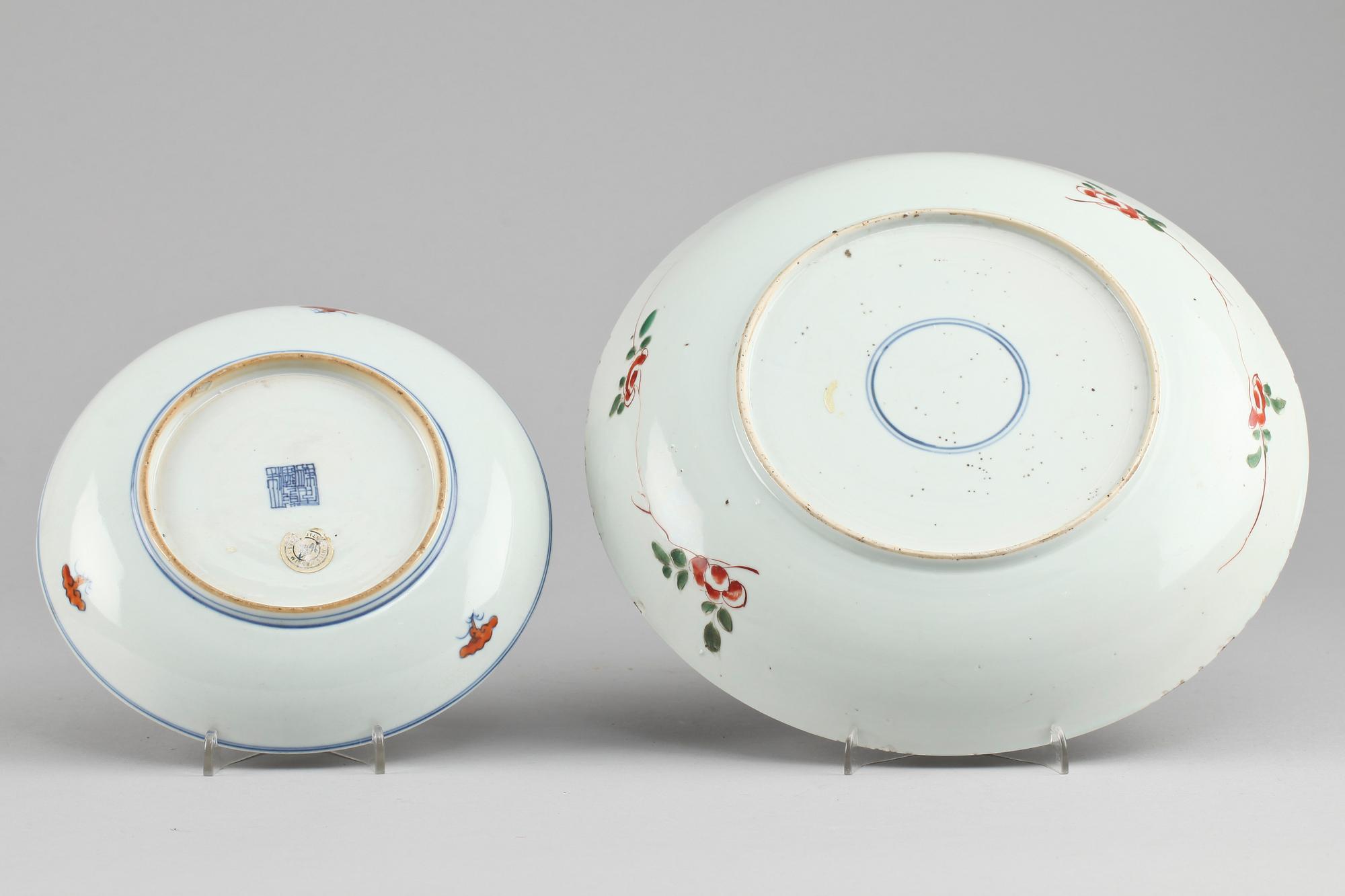 SKÅLFAT, 2 st, porslin, 1800/1900-tal samt 1900-talets början.