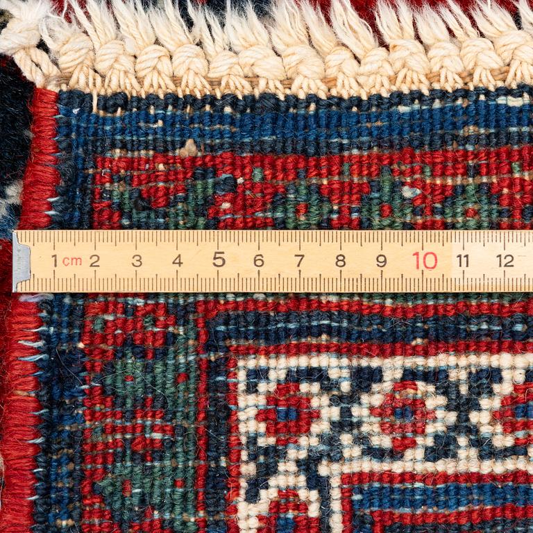 Carpet, Josaghan antique, approx. 330 x 217 cm.