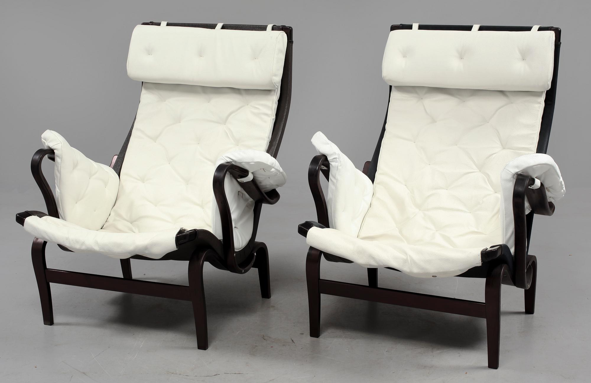 FÅTÖLJER, ett par, "Pernilla", Bruno Mathsson, 1900-talets fjärde kvartal.