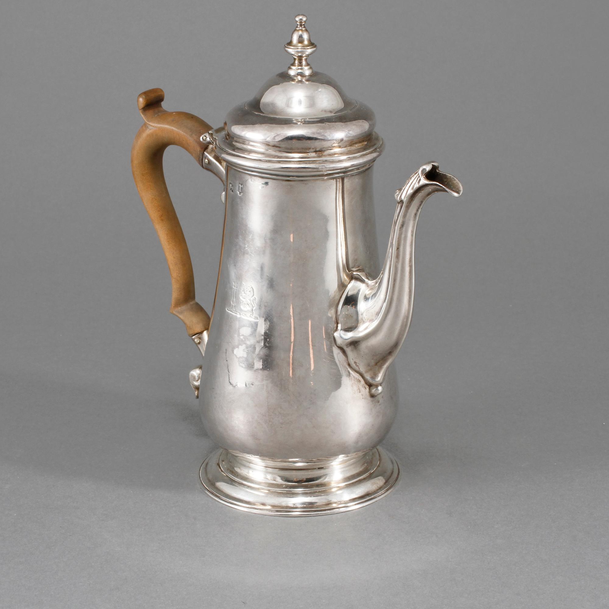 KANNA, silver, rokoko, London, troligen 1752, vikt 498 g.