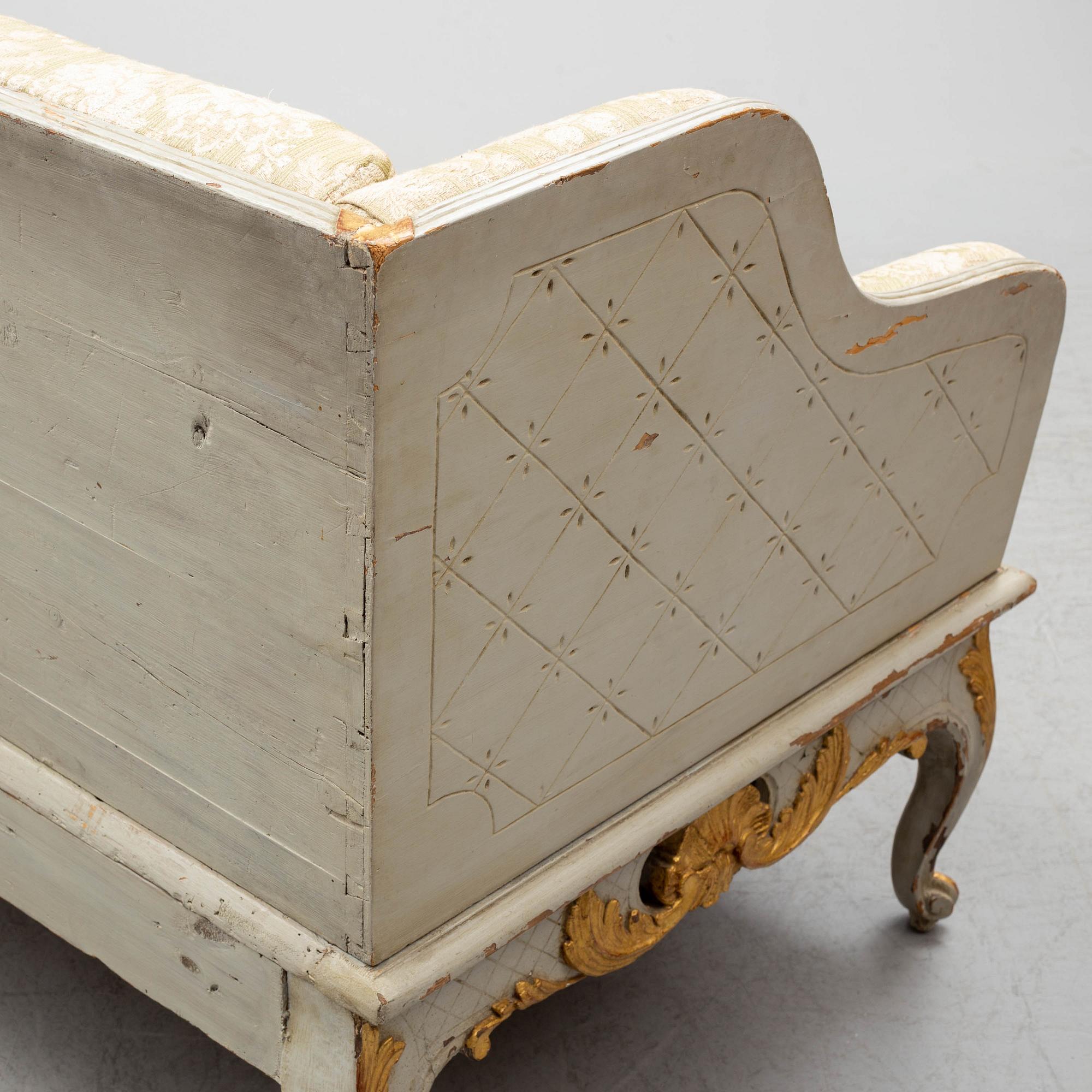 TRÅGSOFFA, rokokostil, 1800-talets slut.