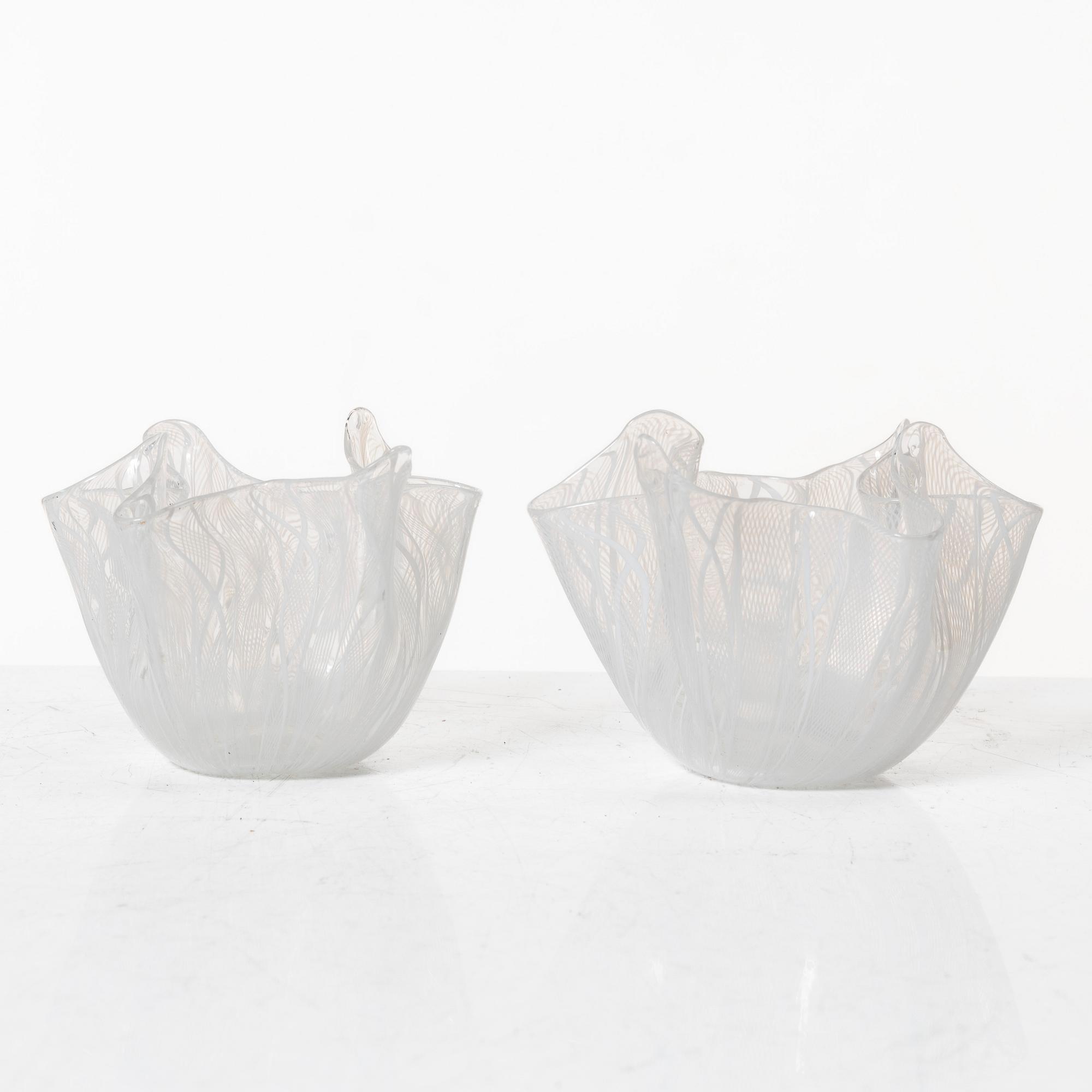 Venini, Fulvio Bianconi & Paolo Venini, skålar, ett par, "Fazzoletto", Murano, Italien, 1900-talets mitt.