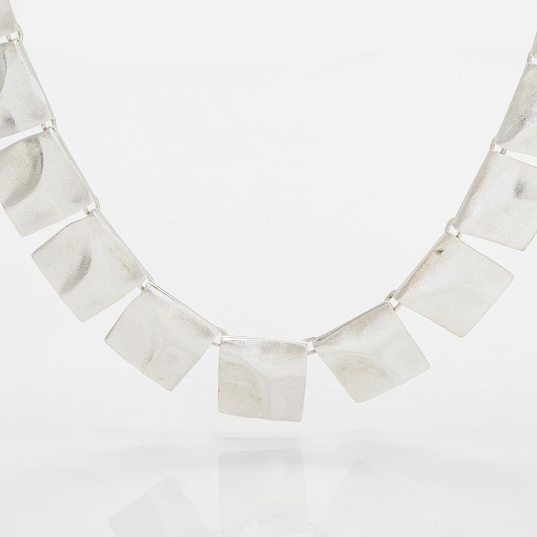 Björn Weckström, Collier, "Galaktiska toppar", sterlingsilver. Lapponia 2001.