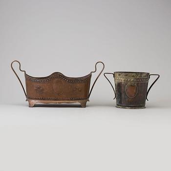 A COPPER JARDINIERE AND FLOWER POT, early 20th century.