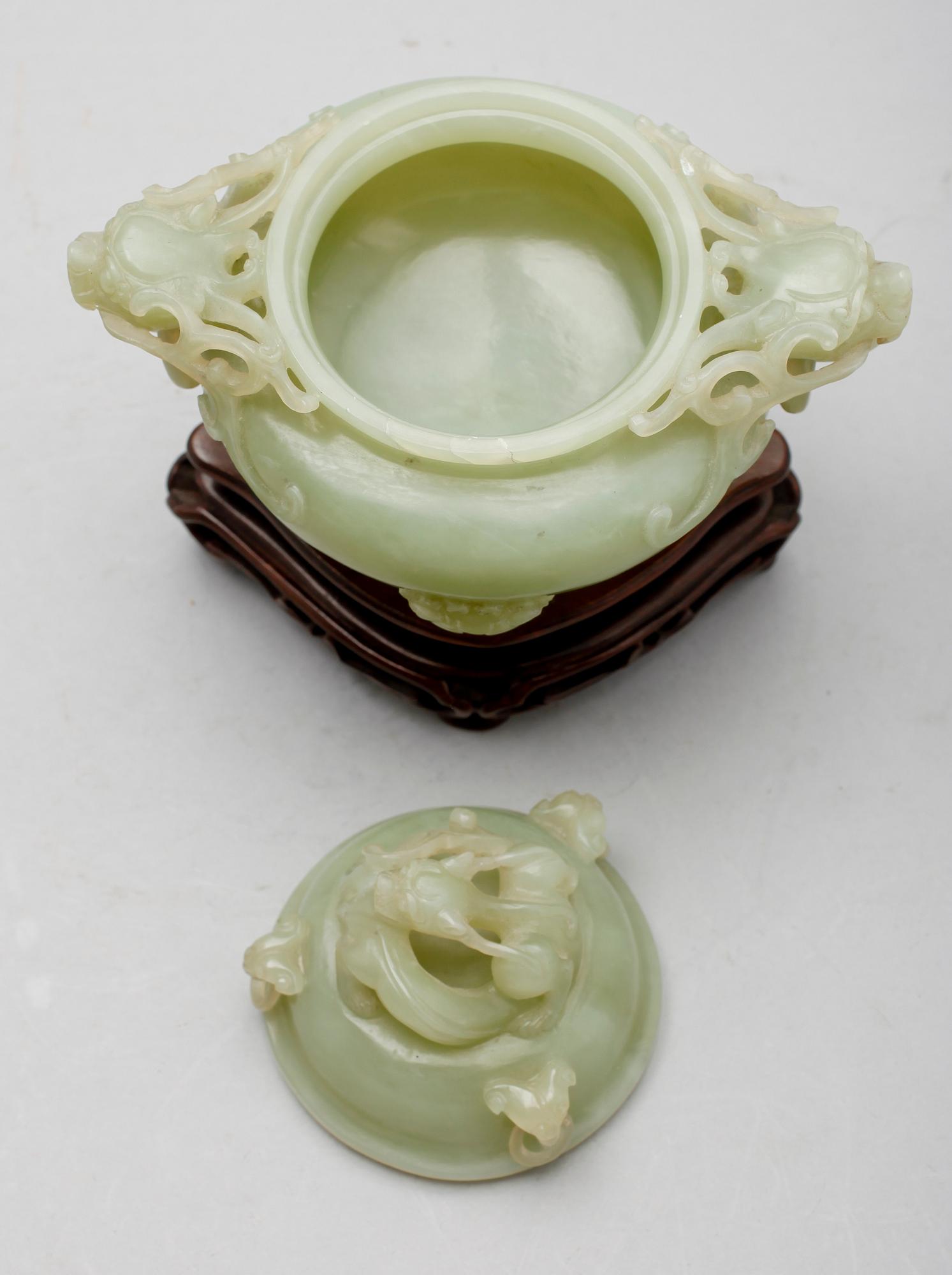 LOCKURNA, jade, Kina, samtida.