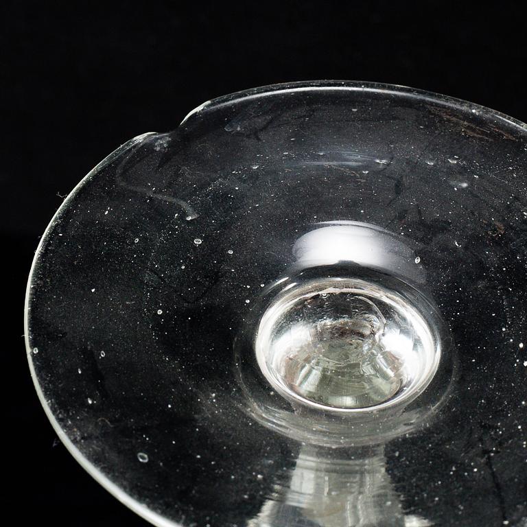 GLAS, fyra stycken, olika. Tidigt 1800-tal.