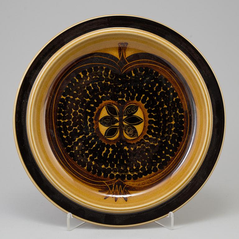 GUNVOR OLIN-GRÖNQVIST, a stoneware dish from Arabia, Finland.