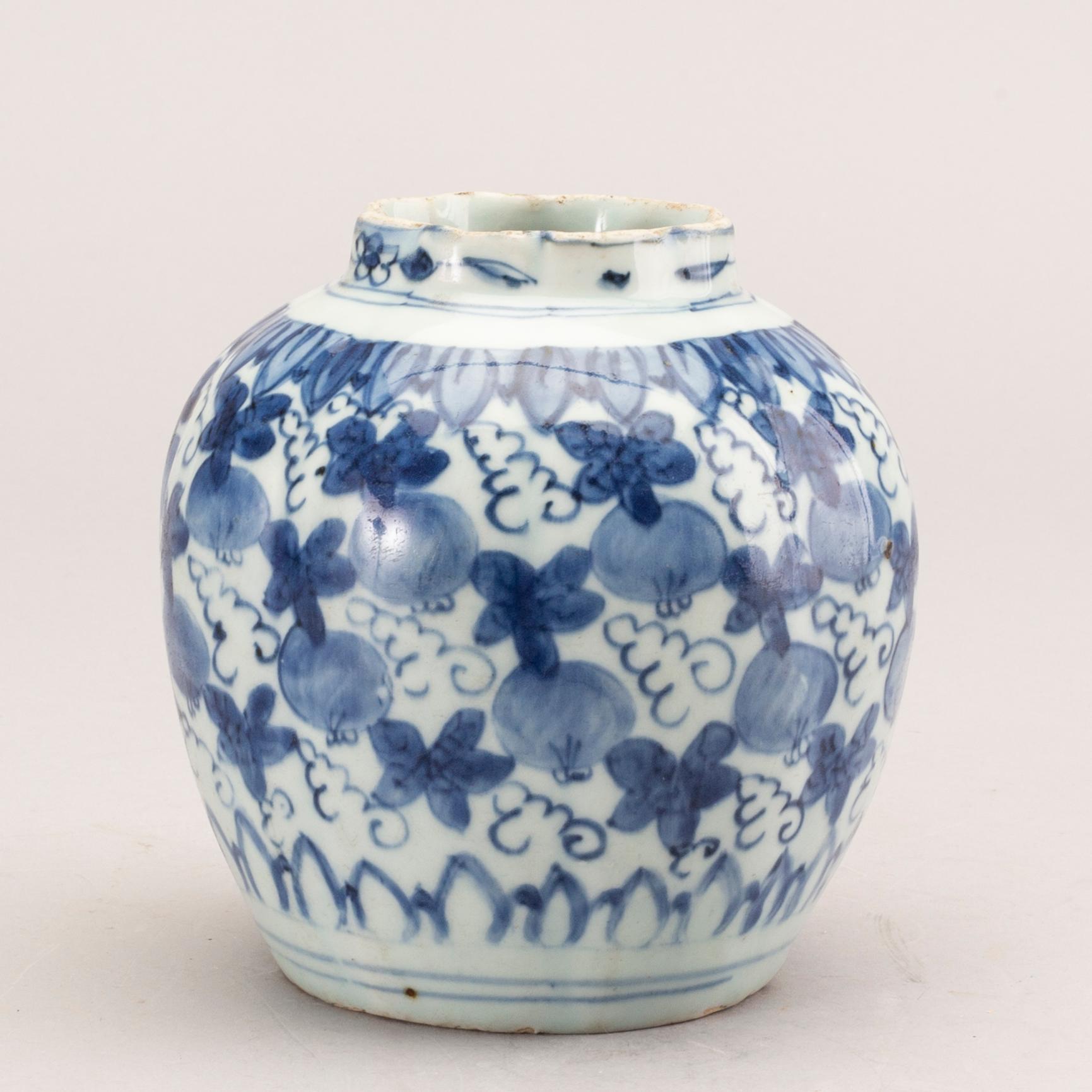 Urna, porslin. Mingdynastin, Wanli (1572-1620).