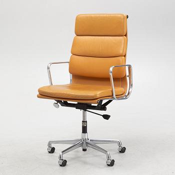 Charles & Ray Eames, skrivbordsstol, "EA217 Soft Pad Chair" Vitra.