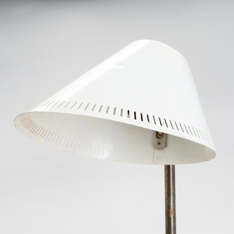 Paavo Tynell, A mid-20th-century '9227' table lamp for Idman, Finland.