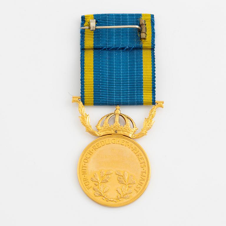 Medal "For Diligence and Integrity in the Service of the Realm" gold 18K.
