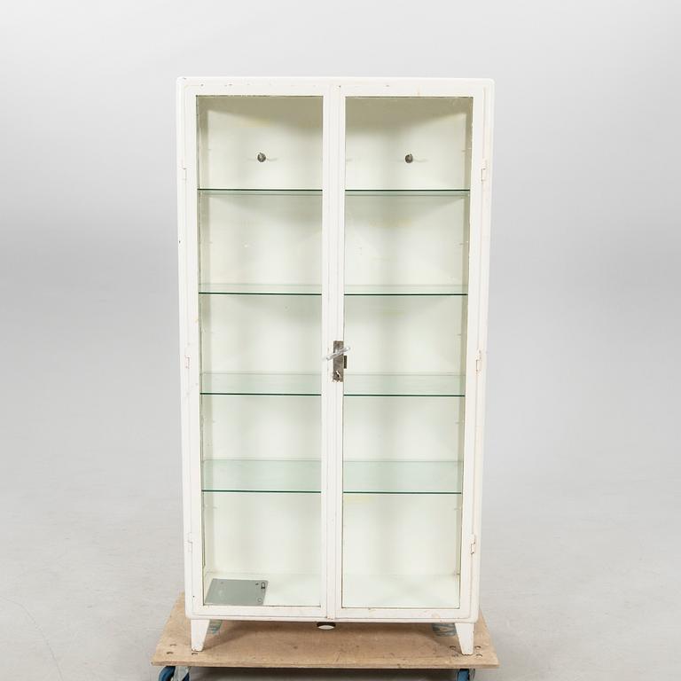 Läkarskåp Mellaneuropa 1900-talets mitt.