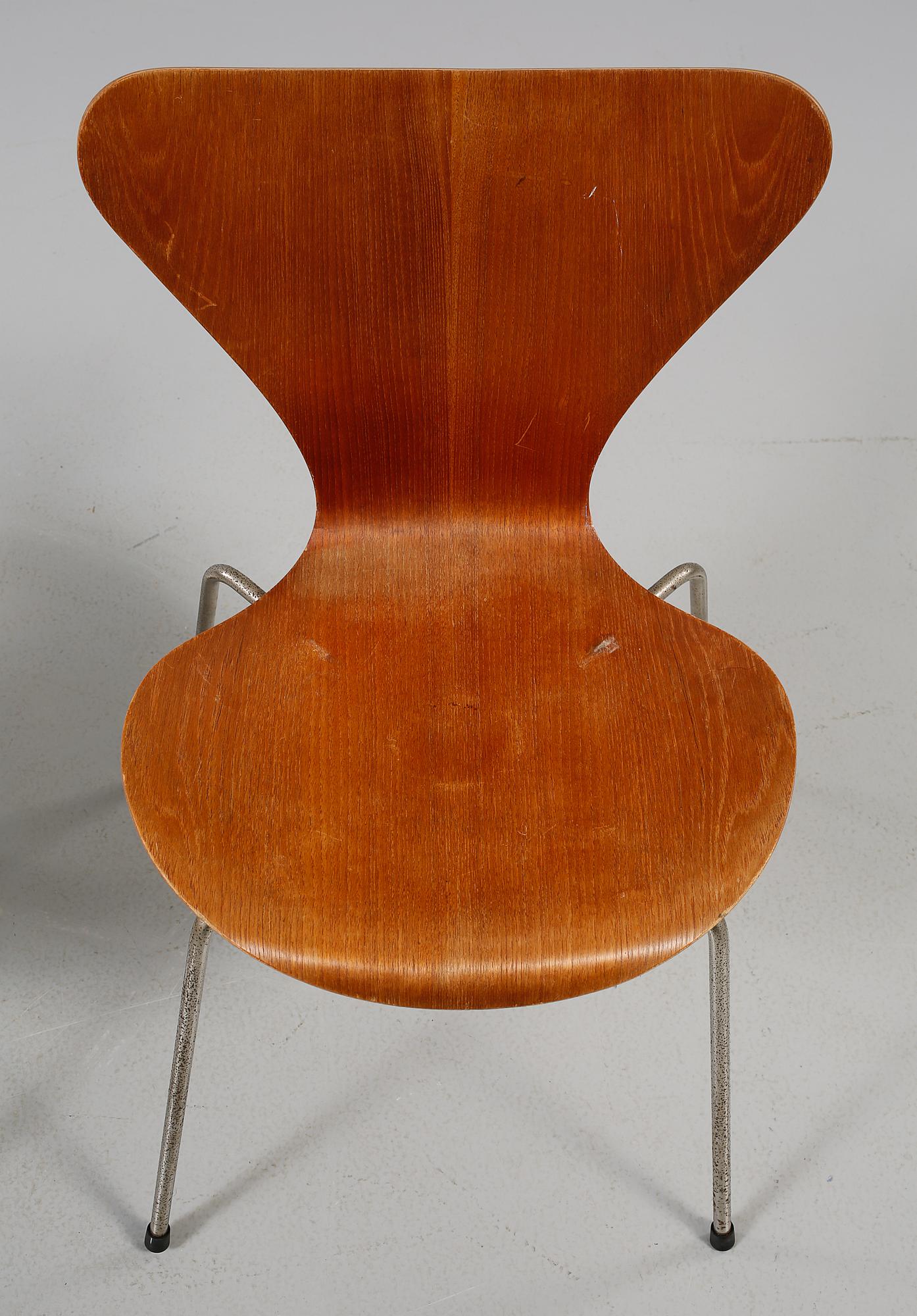 STOLAR, 6 st, "Sjuan", Arne Jacobsen, Fritz Hansen, 1900-talets andra hälft.