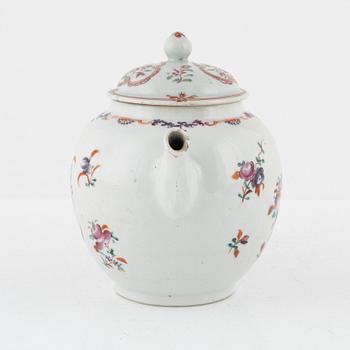 A Chinese Famille Rose teapot, Qing dynasty, Qianlong (1736-95).