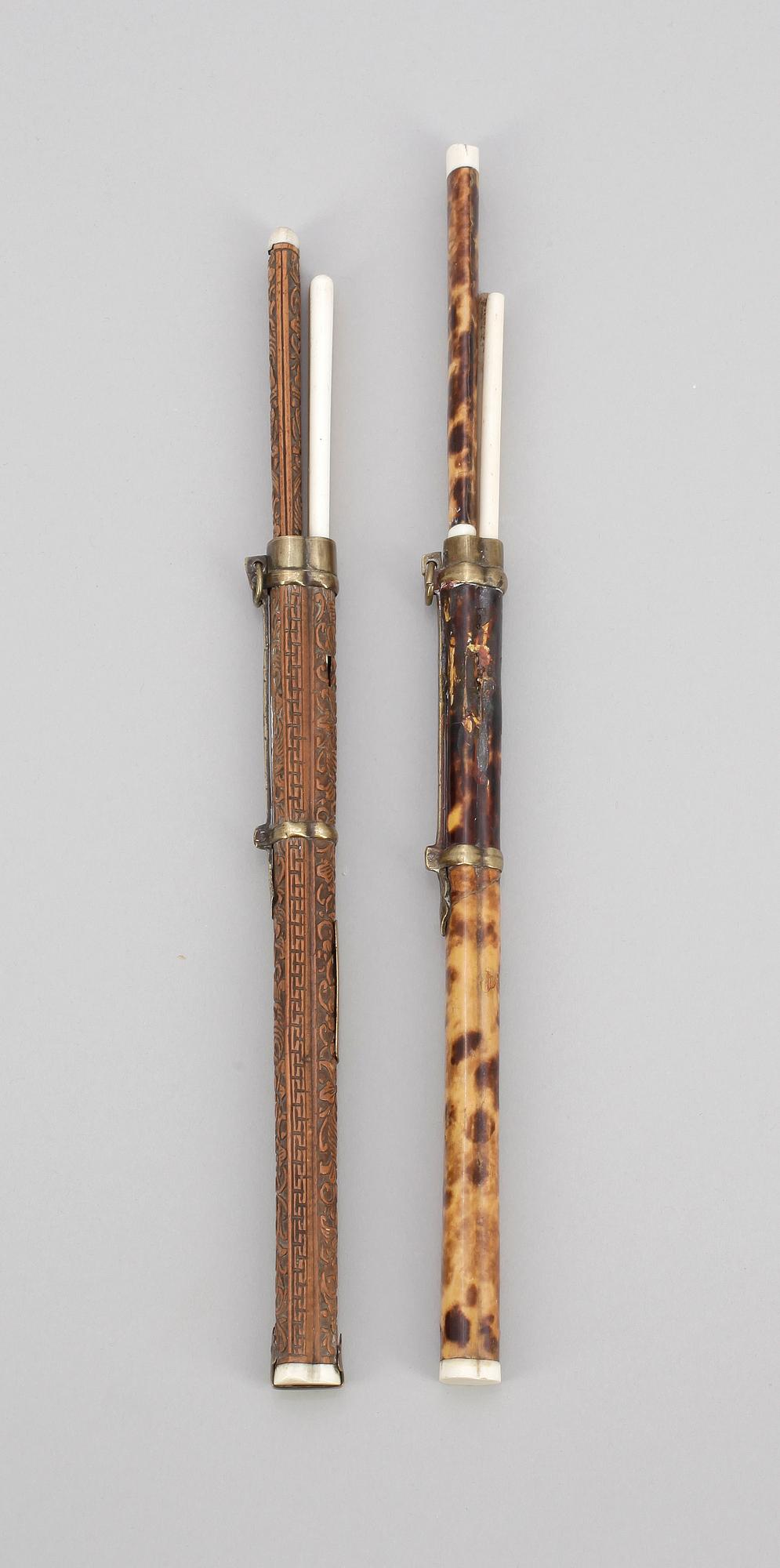 RESEBESTICK, 2 st, trä, ben och mässing, Japan, 1900-talets första hälft.