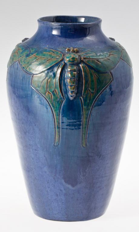 VAS, lergods, Hilma Persson Hjelm. 1900-talets första hälft. Sign.