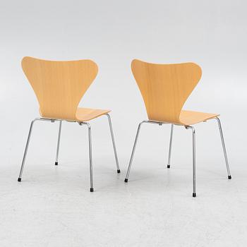 Arne Jacobsen, stolar, 6 st, "Sjuan", Fritz Hansen, Danmark, 1989-90.