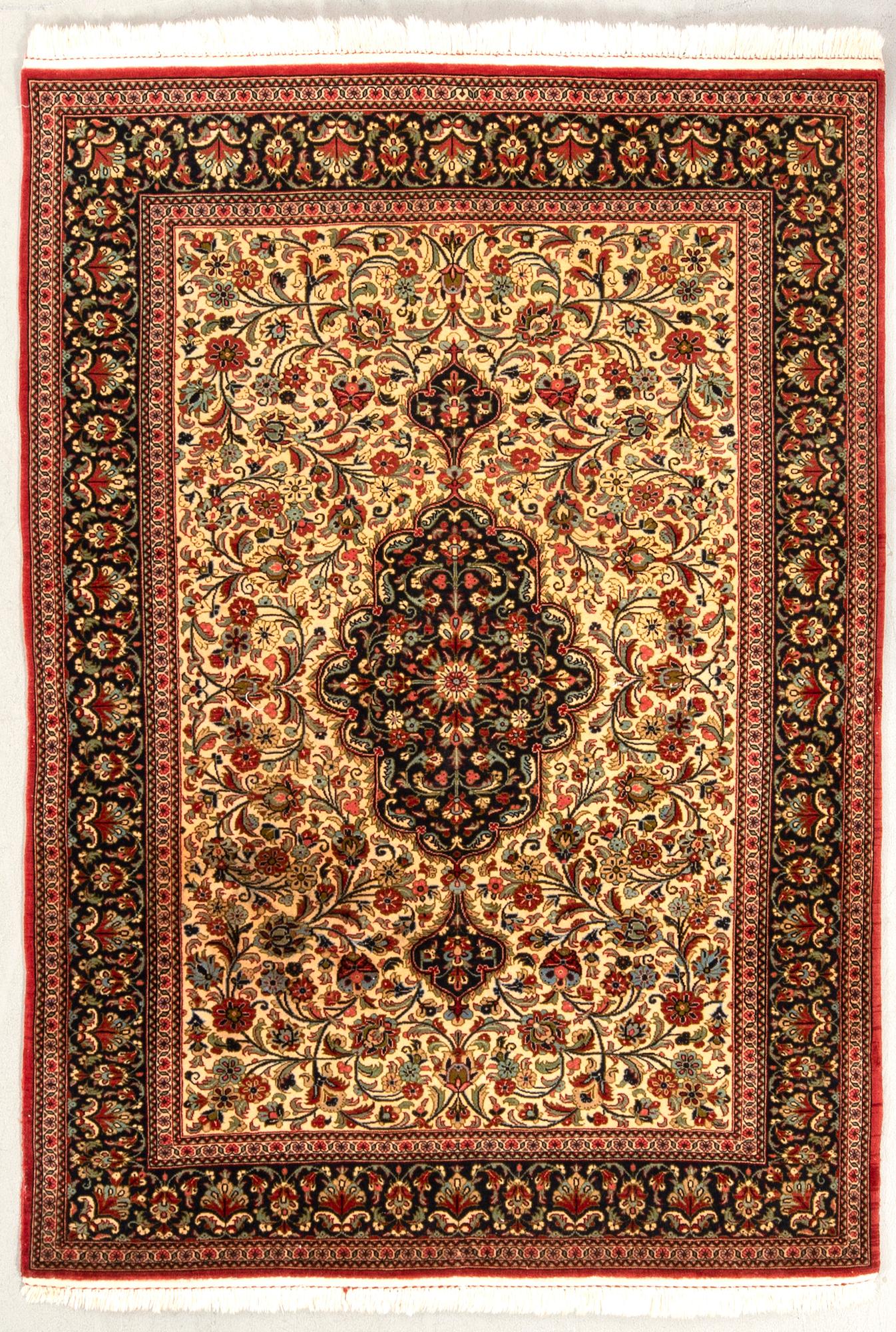 Ghom rug, approximately 150x108 cm.