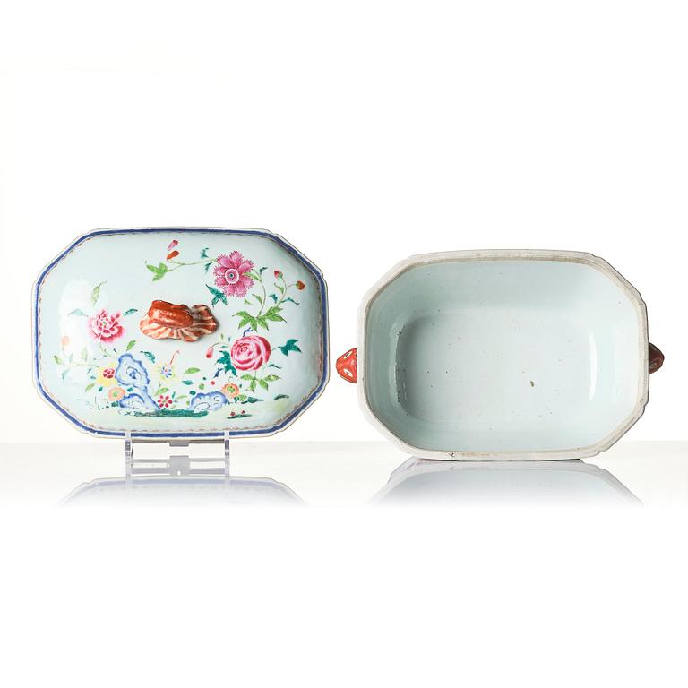 A famille rose tureen with cover and a serving dish, Qing dynasty, Qianlong (1736-95).