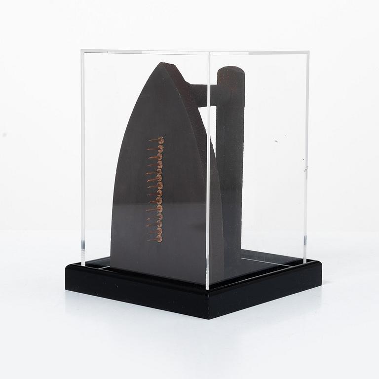Man Ray, 'Cadeau'.