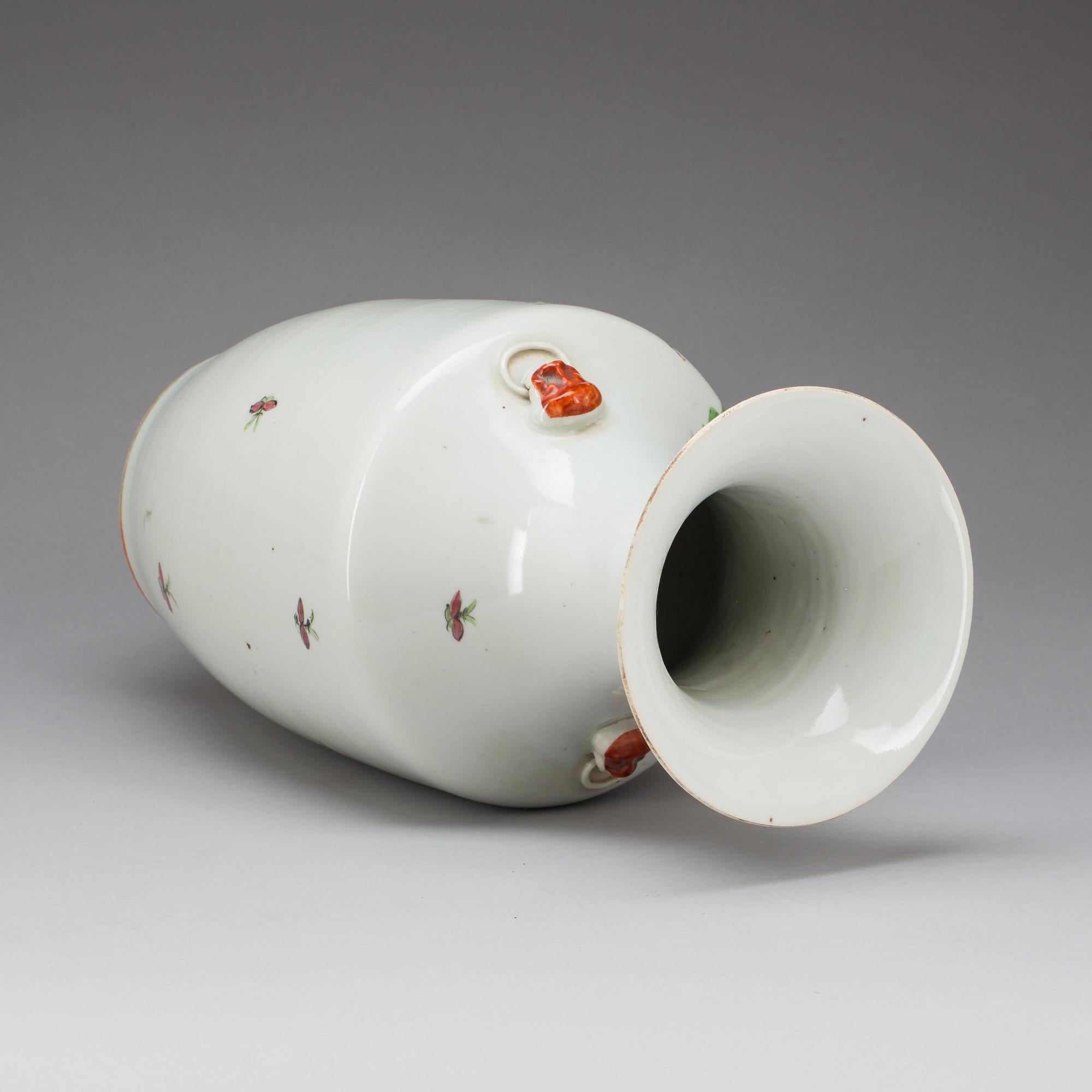 URNA, porslin, Kina, 1800-talets andra hälft.