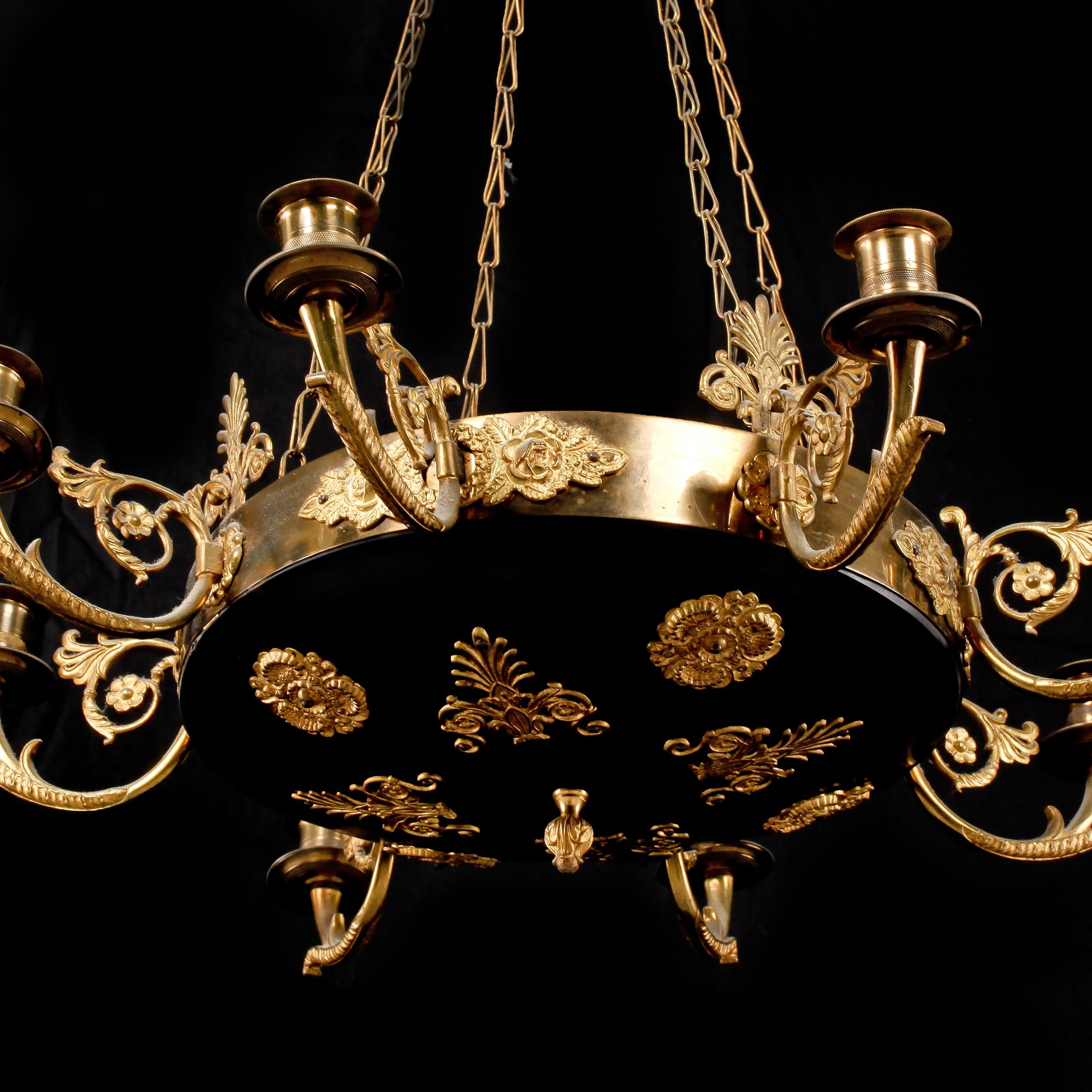 TAKAMPEL, empirestil, 1800-/1900-tal. Höjd 66 cm.
