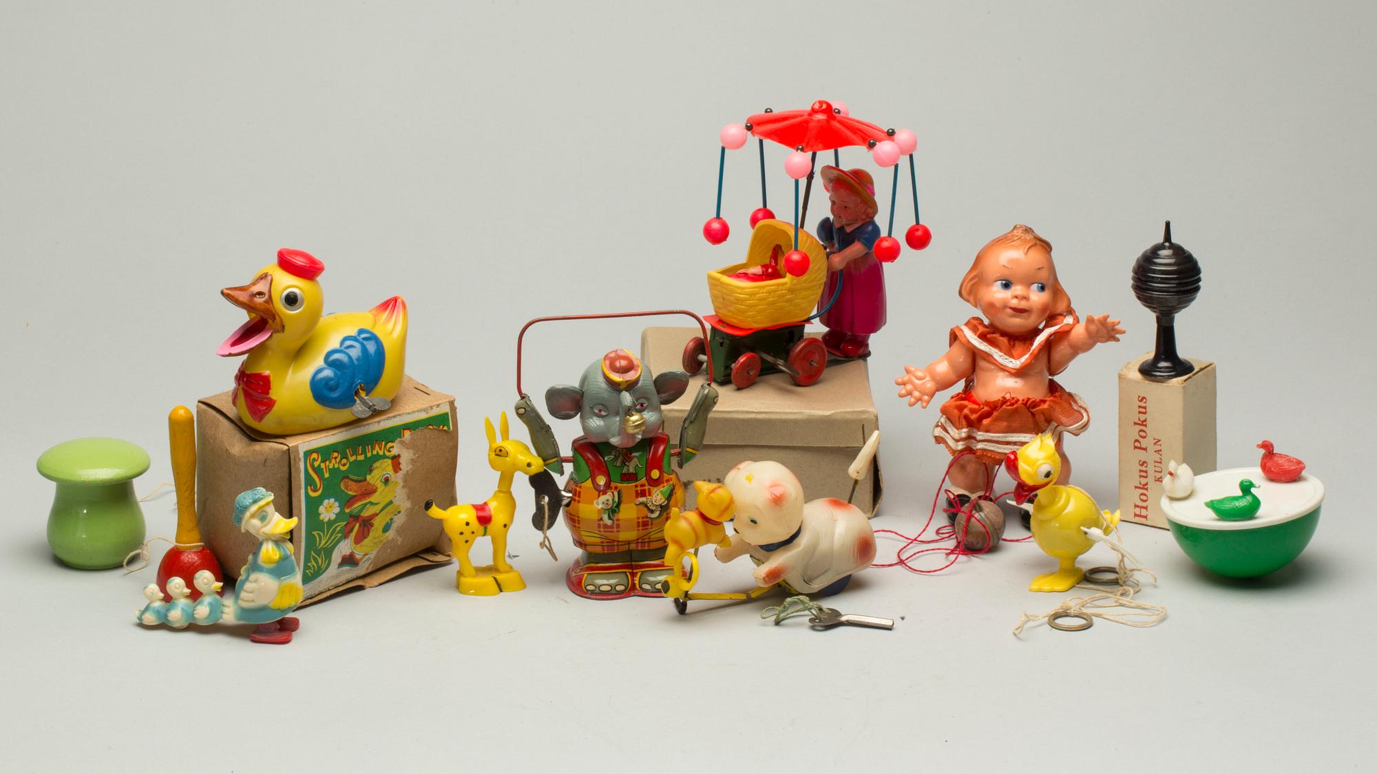 PARTI LEKSAKER, 1900-talets mitt.