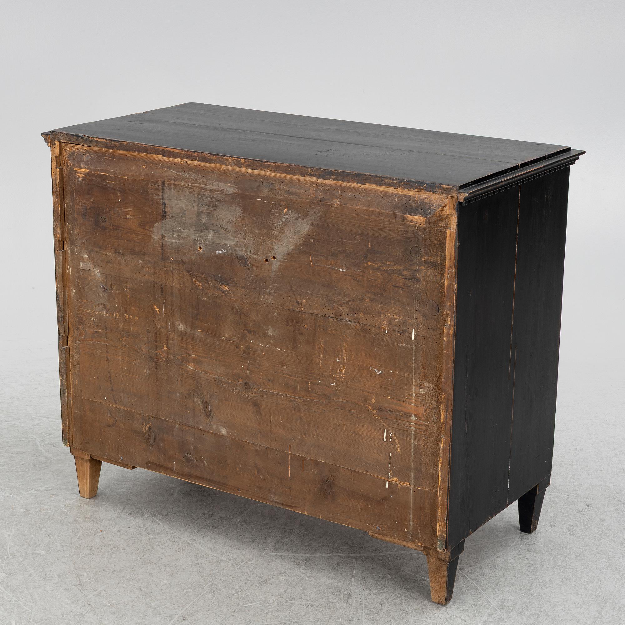 A chest of drawers, 19th Century.