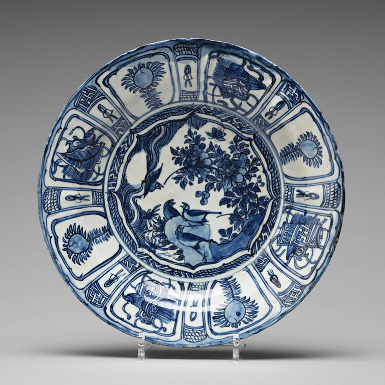 A blue and white kraak dish, Ming dynasty, Wanli (1572-1620).