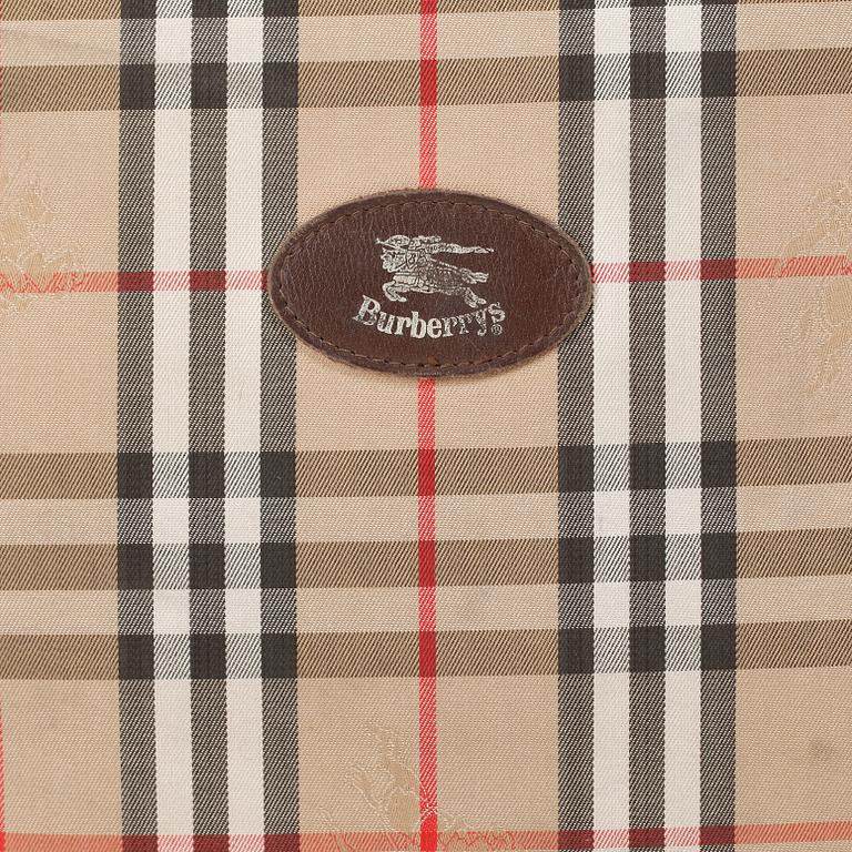 BURBERRY, a weekend bag.