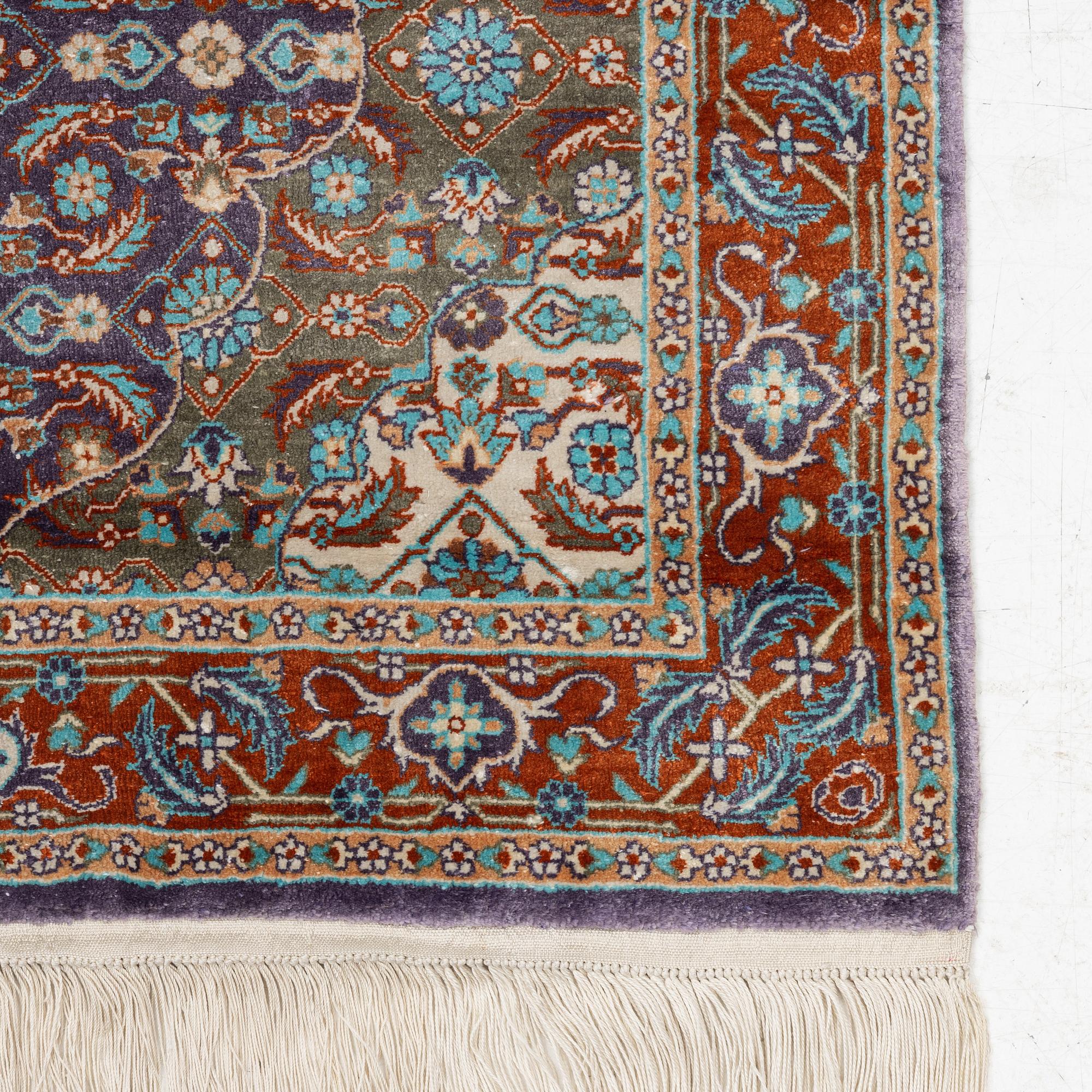 Matta, orientalisk, silke, ca 124 x 62 cm.