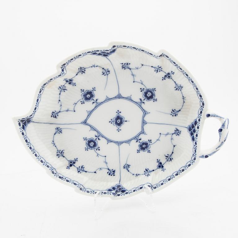 Service 52 dlr "Musselmalet" riflet, half and full lace Royal Copenhagen Denmark porcelain.