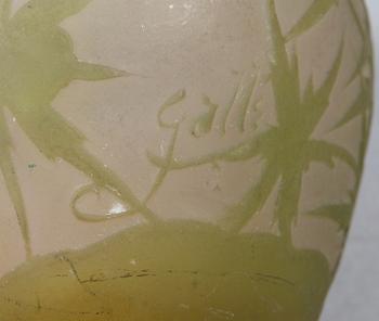 VAS, glas, Emile Gallé, jugend, 1900-talets första hälft, signerad Gallé.