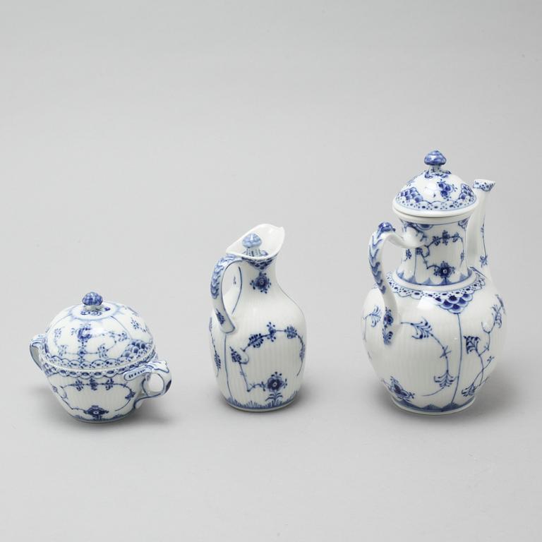 64 pieces of porcelain tableware from Royal Copenhagen, model "Musselmalet", 20th century.