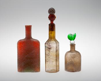 Oiva Toikka, A SET OF THREE BOTTLES.