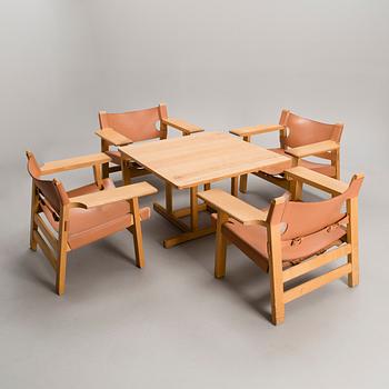 BØRGE MOGENSEN, A SET OF FOUR CHAIRS AND A TABLE. Spanish Chair.  Label marked Fredericia Stolefabrik, Denmark.