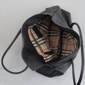 Burberry, a 'Baynard Tote' hand bag, 2016.