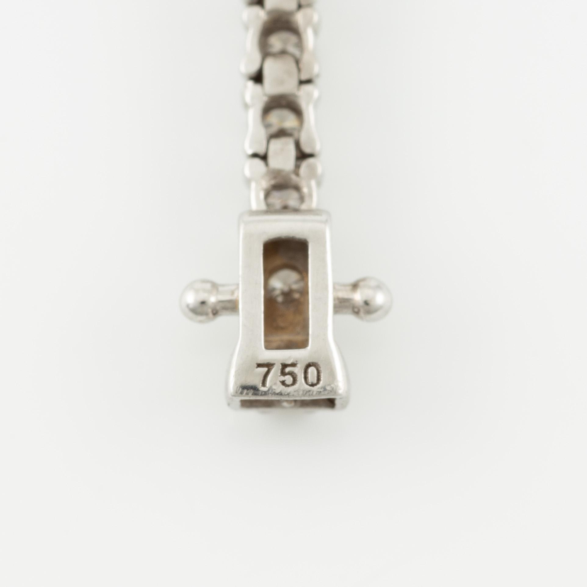 Bracelet 18K white gold with round brilliant-cut diamonds.