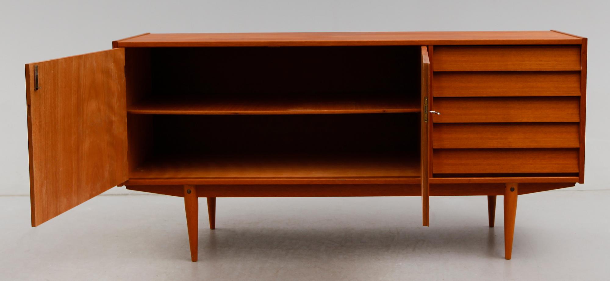 SIDEBOARD, 1900-talets andra hälft.