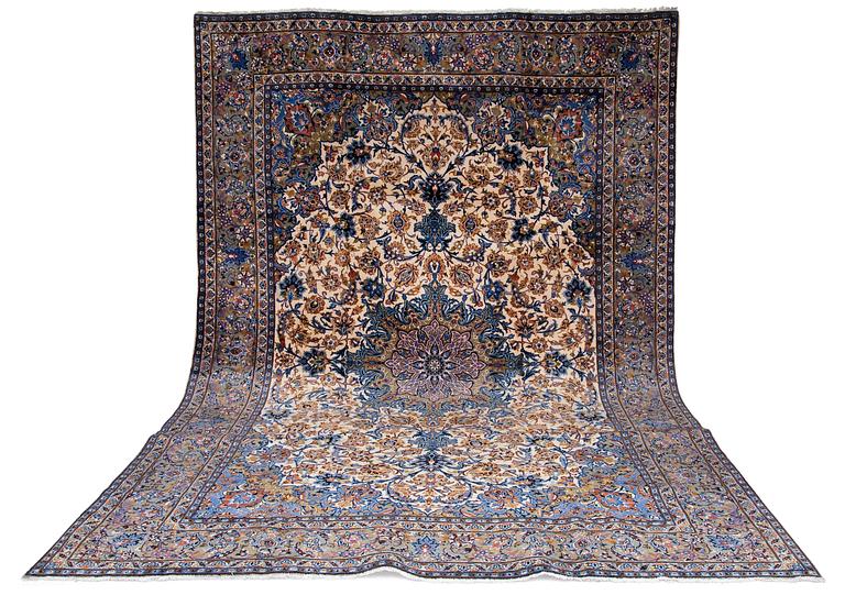 AN ISFAHAN.