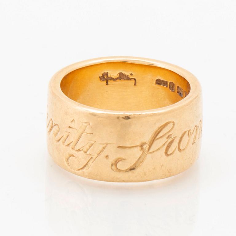 Efva Attling ring 18K guld "From here to eternity"bredaste modellen, 10 mm, storlek ca 16,75/53,5, 15,7 g.