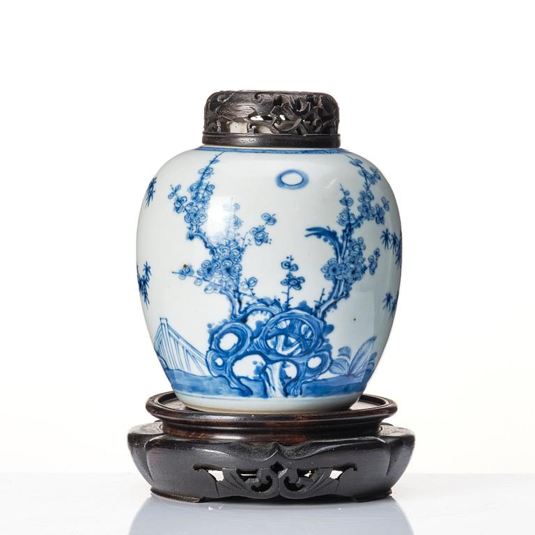 A blue and white jar, 18th century.