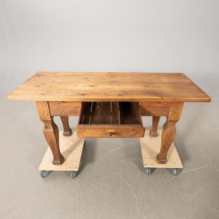 Bord  Barocktyp 1800-tal eller äldre.