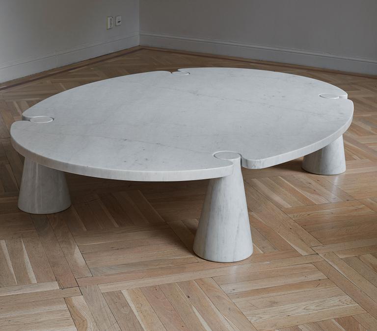 Angelo Mangiarotti, a carrara marble "Eros" sofa table for Skipper, Italy 1970-80's.