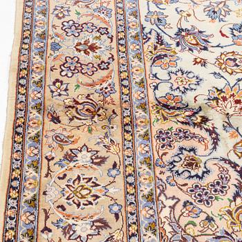 A Keshan carpet, c. 393 x 290 cm.