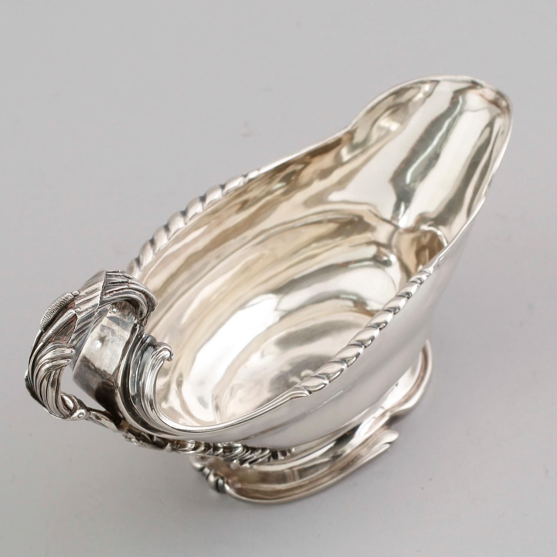 SÅSKANNA, silver, Frankrike, 1800-tal. Vikt ca 543 gram.