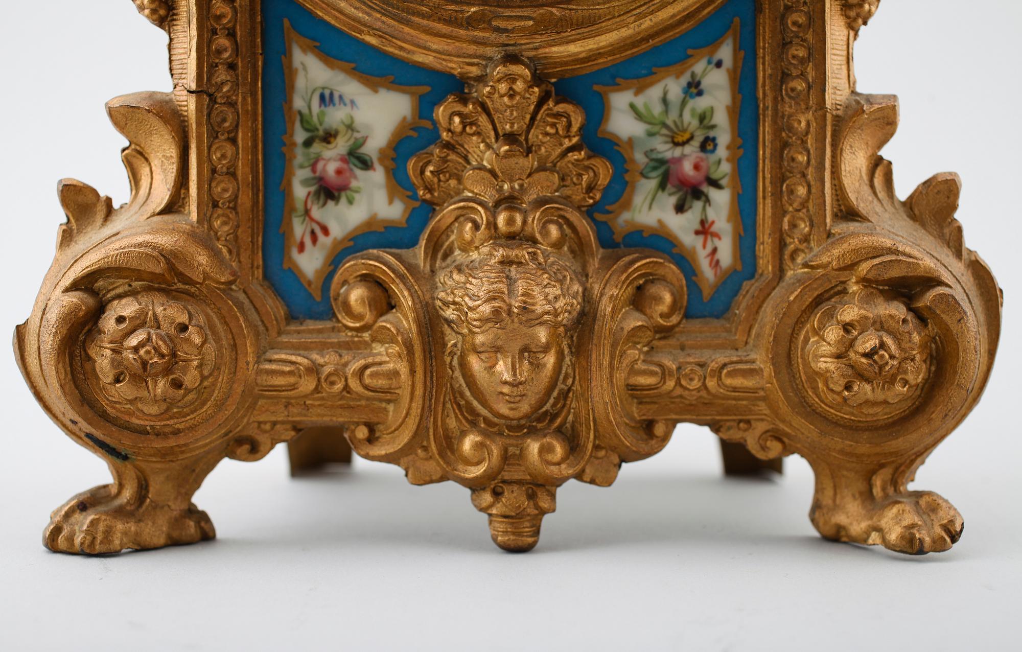 BORDSPENDYL, Frankrike, 1800-tal.