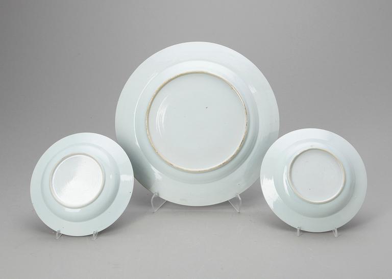 PARTI KINA, 3 delar, porslin, Qianlong, 1736-95.