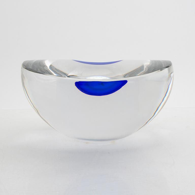 Erika Lagerbielke, a signed Orrefors glas bowl.