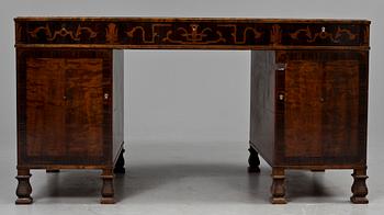 SKRIVBORD, Svenska Möbelfabrikerna, Bodafors, 1920/1930-tal.